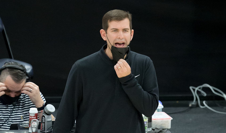 九游娱乐APP-常规赛巅峰对决！雪域火箭队小胜雪域赤兔队，高尔夫赛场再起波澜；豪门底蕴再次显现的简单介绍