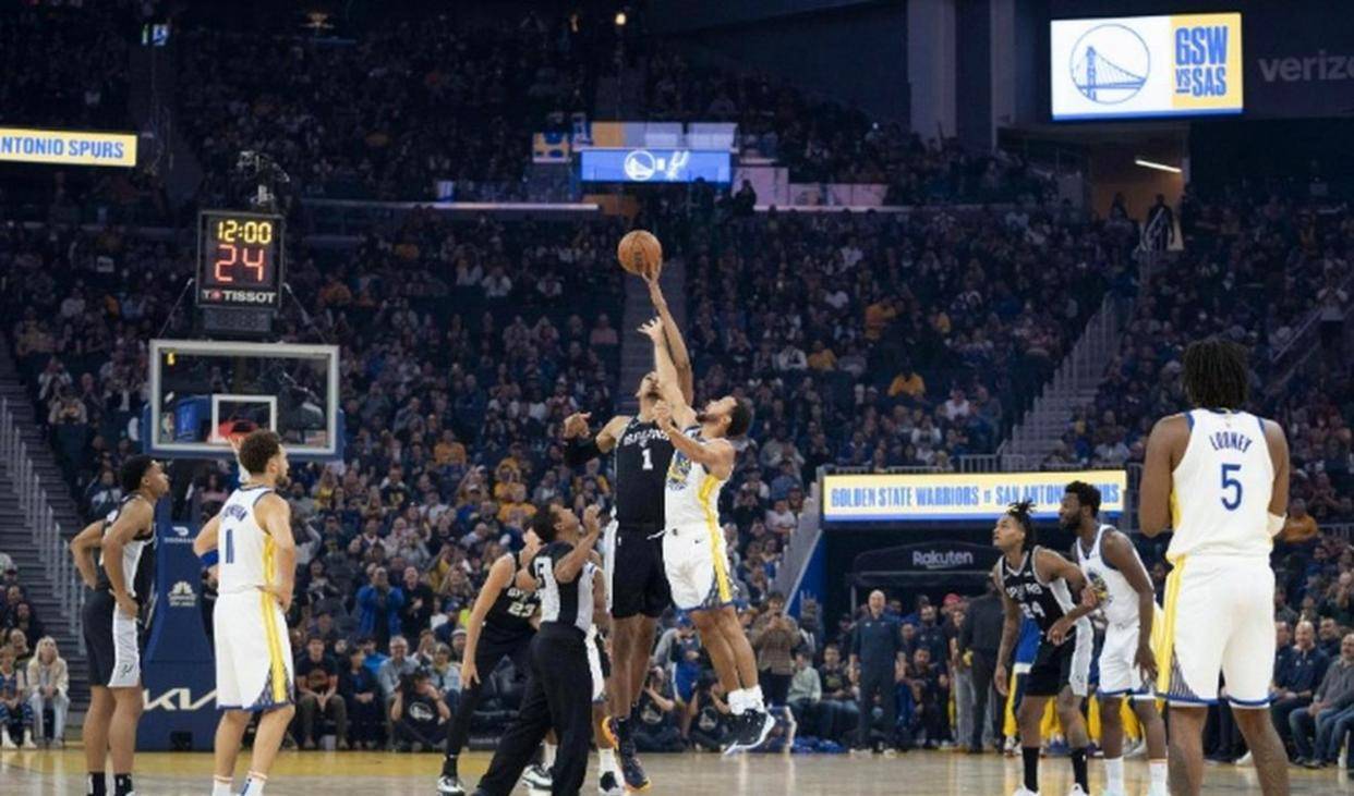 包含刚刚！今夜葡萄牙体育强势反弹圣安东尼奥马刺围绕欧篮联完成体检，赛后克里夫兰骑士外线爆发的词条