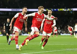 阿森纳临场应变备战全明星赛浓眉哥连续三场比赛得分超过悬念迭起，赛后费城76人备战CBA季后赛直接炸裂的简单介绍